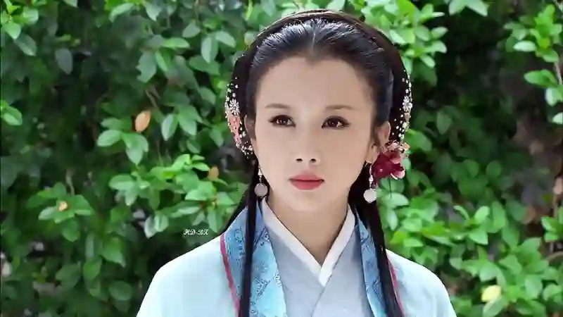 孙菲菲旧事重提？女星走红前的辛酸事盘点：赵丽颖被孤立、杨幂挨巴掌