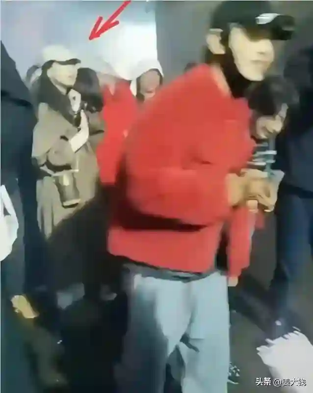 叶珂曝产女后首露面，看上海顶级洋房贵气逼人，和黄晓明关系成谜