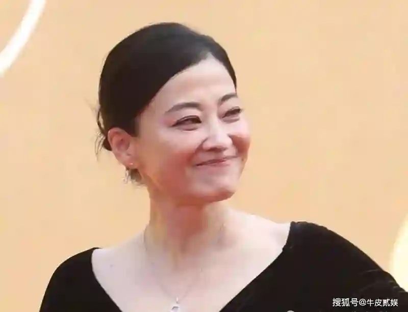 妈呀，华表奖红毯女星生图太真实，一个个像是吃了防腐剂似的