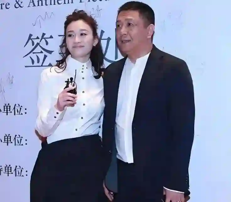 49岁李小冉爆丁克原因，一句话让向太无法反驳，现任娶她花了5亿