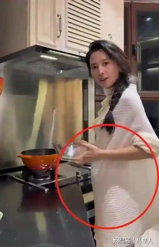汪峰又要当爸爸了?森林北更新视频秀厨艺,孕肚明显疑已怀孕6个月