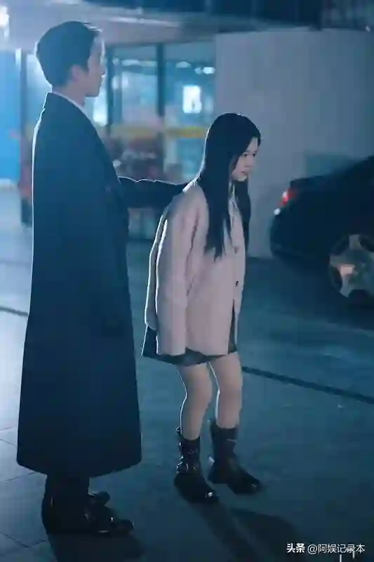 短剧女神们卸掉美颜后，颜值到底如何？谁能撑起屏幕魅力？