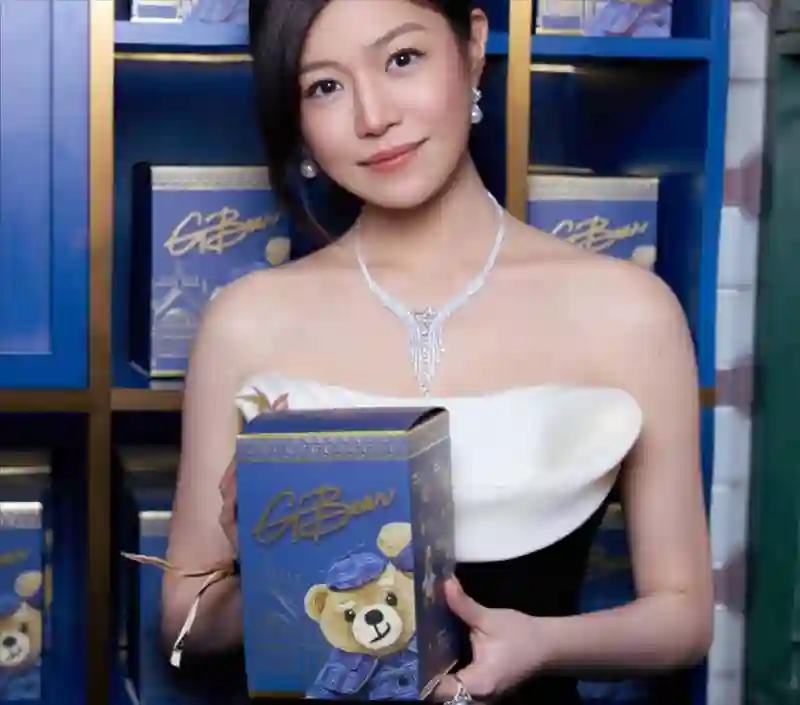离婚3个月，陈妍希满脸写着“老娘好得很”，而陈晓眼里依旧没光