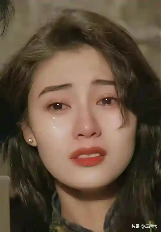 李嘉欣的儿子真的一点都没有继承到母亲的优点，12岁穿得像老干部