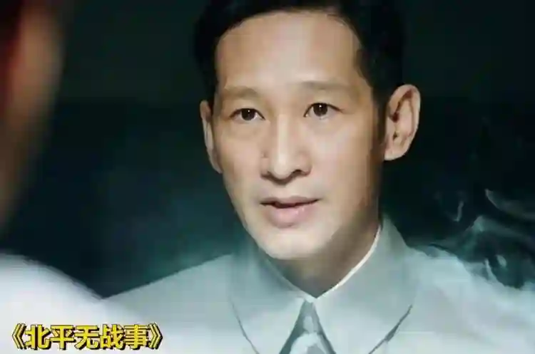 没儿没女没退路，王劲松苦熬30年，凭啥在演技圈“杀疯”了？