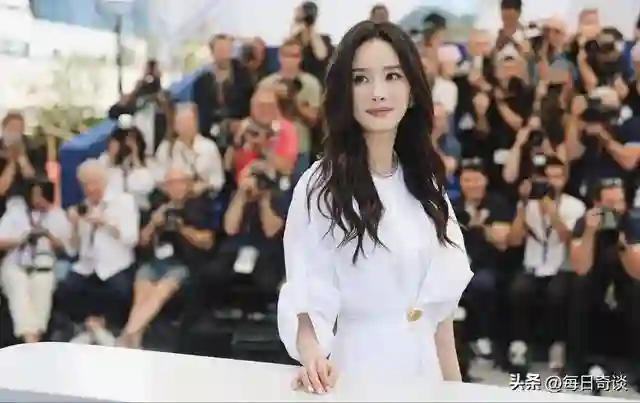 魏大勋爸爸接秦岚回家，不介意女方比儿子大10岁，仍满意这门亲事