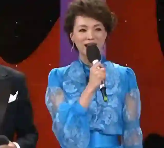 昔日央视主持再次重聚，董卿周涛惊艳了岁月，朱军却被岁月惊艳了