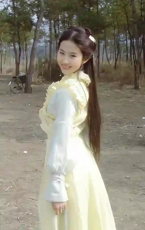 白玉兰风波升级，“一言不发”的刘亦菲，终于不再顾忌所谓的体面