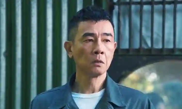 全程呲牙咧嘴，台词含糊不清，连影帝任达华都带不动这个拖油瓶！