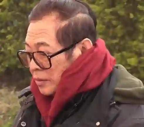 不露面不知道，一露面吓一跳！这些明星怎么突然老得连面相都变了