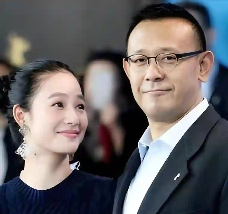 姜文姜武兄弟情深，两人的娇妻却天差地别，姜文果然“路子很野”