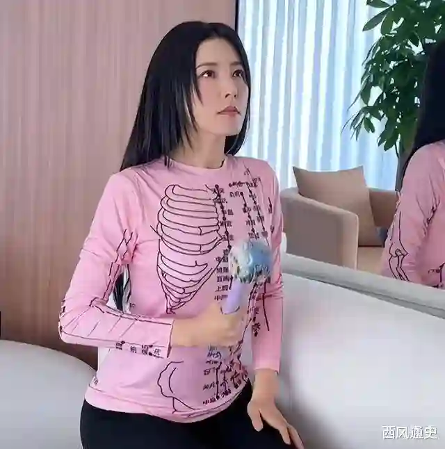 她是无数少男的梦中情人，200年难遇的美人，48岁依旧单身！