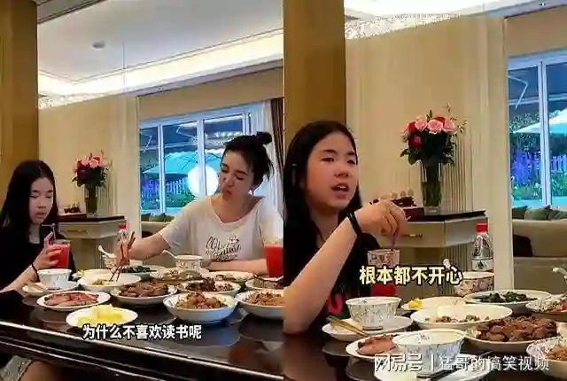 黄奕带12岁女儿体验当明星，孩子改口不想读书了，想闯韩当练习生