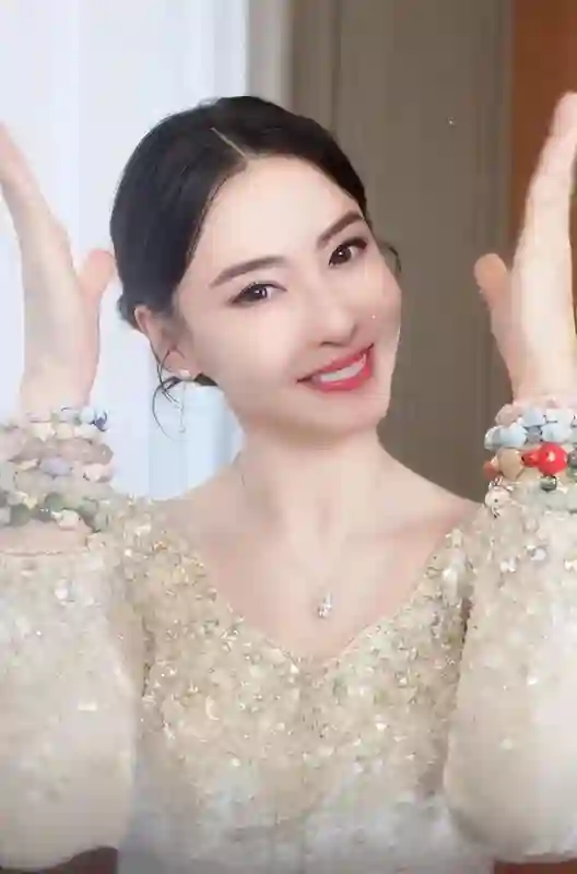 离婚后不提谢霆锋，输给王菲，张柏芝才发现原来他们不是一类人