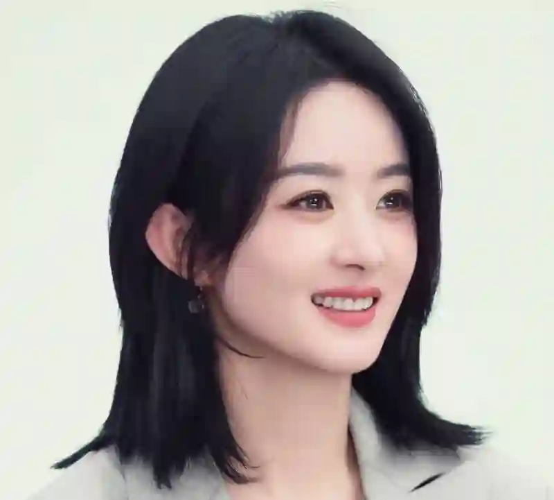 赵丽颖“隐婚瓜”再升级！带儿子郊游疑似赵德胤陪同，双方未回应
