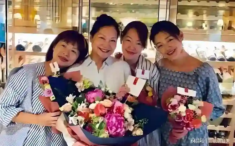 曝小S已搬离许家豪宅，和S妈、大姐同住！方便一家人共同“疗伤”