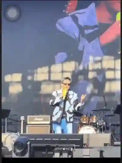 俞灏明官宣结婚！发文引争议，王晓晨沉默不回应，疑似分手求复合
