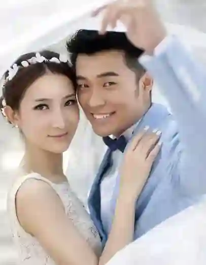 与陈赫离婚10年后，官宣喜讯的许婧，活成了前夫高攀不起的模样