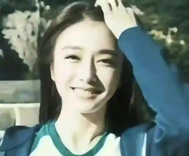 秦岚有多美？刘芸：追她的人太多了，上学时长得漂亮被男生尾随！