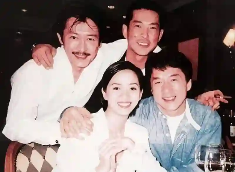 香港影坛最后一位全才：捧红成龙、王家卫，却历经人生悲苦