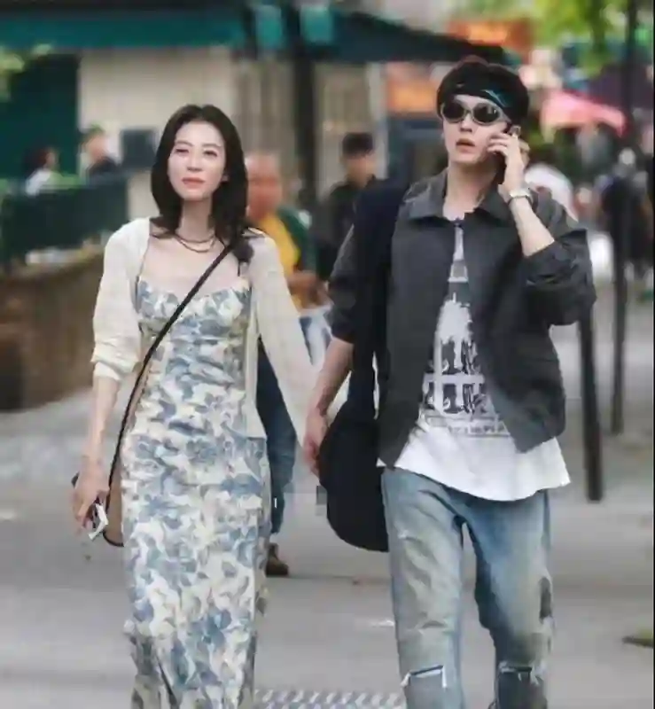 她是肖战八年的闺蜜，李现如今的绯闻女友，是娱乐圈帅哥收割机