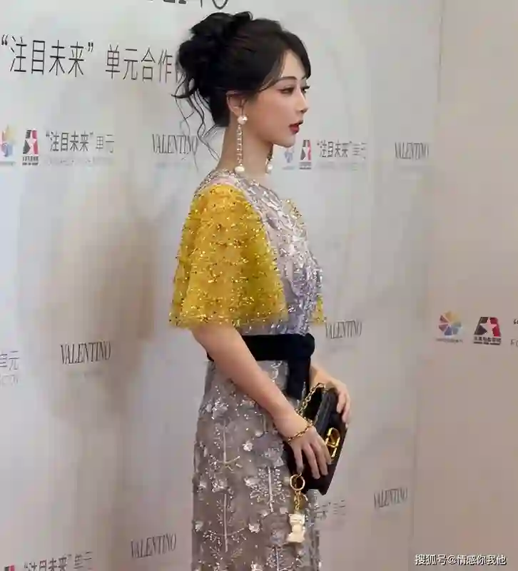 北影节晚宴上，林志玲被冷落，金晨被冷落，而c位表现令人震惊