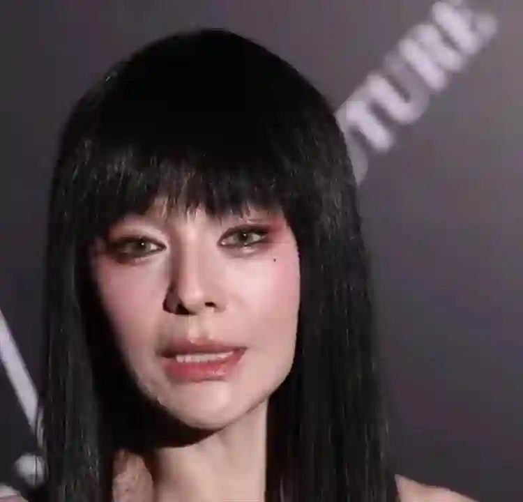 无滤镜下，王琳腊肉脸忍了、戚薇机器脸忍了、萧亚轩老鹰脸没忍住