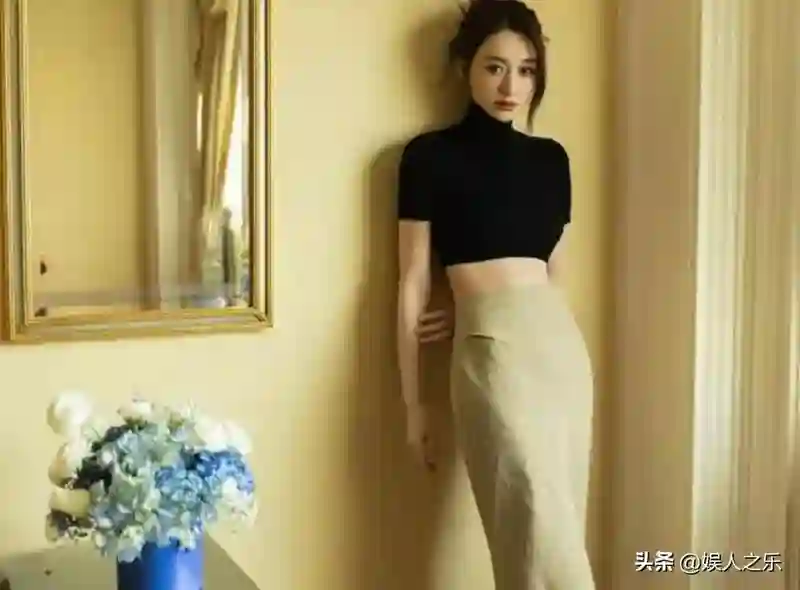 别再说刘亦菲“瘪臀”，这6位女星身材才是风情万种，完美曲线引人惊艳