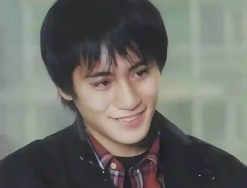 谢娜在演唱会高调撒糖，刘烨车展一脸落寞瘦成纸片人，他后悔了吗