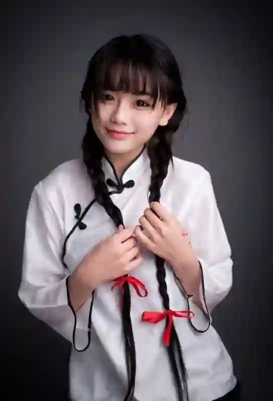 晚晚直播再掀争议：红极一时的“豆瓣三大女神”，为何全塌房了？