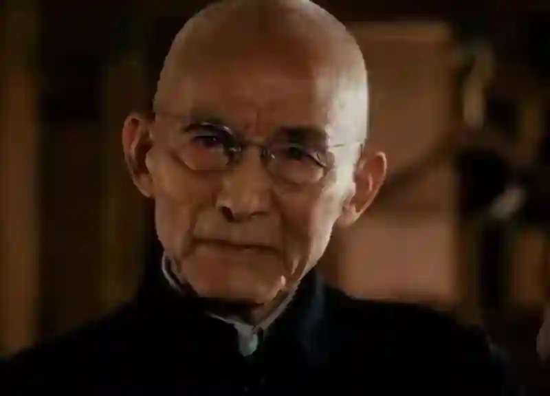女儿放弃救治，92岁游本昌住进养老院，“养儿防老”成道德枷锁？