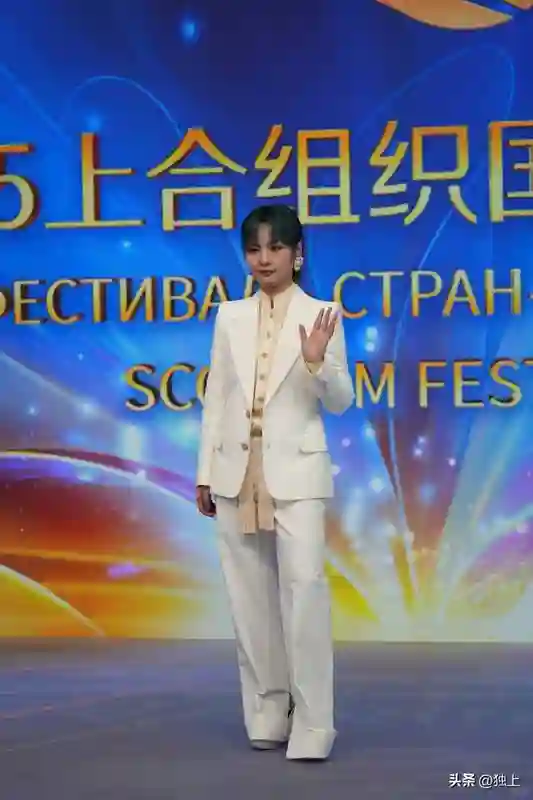 重庆这晚：张雨绮身材走样，佟丽娅、蒋依依绝美，李雪琴嘴好怪