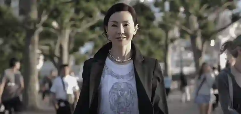 息影21年，60岁张曼玉近况曝光：独居贫民区，穿19元地摊货，不婚无子，活得太飒了！