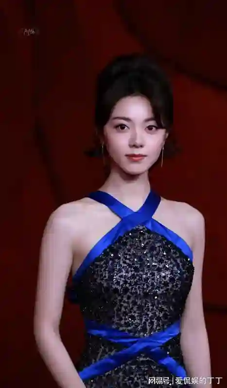 上海芭莎生图太真实，林志玲皮包骨，宋佳嫩了，被压轴的杨幂抢镜