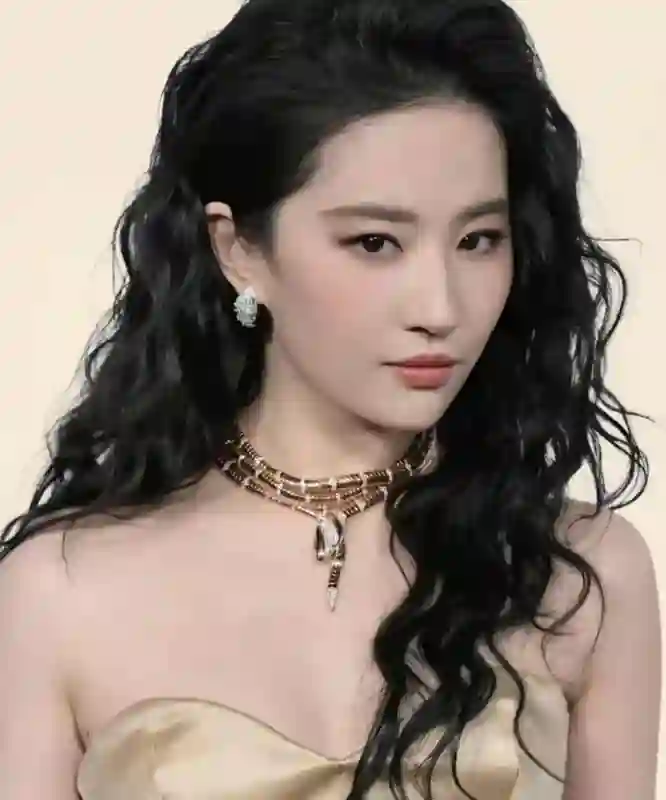 白玉兰风波升级，“一言不发”的刘亦菲，终于不再顾忌所谓的体面