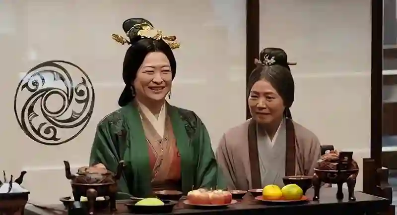 演员许娣：长相端庄秀丽，与丈夫恩爱43载，儿子儿媳都是圈内人