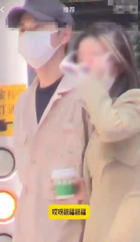 曹骏陪女友看病新恋情曝光！小鸟依人比蓝盈莹合适，帮开车门好甜