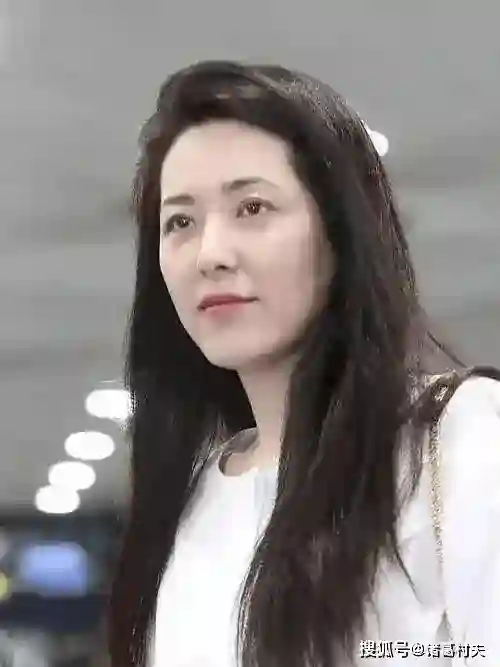 明星明星卸妆后，真人卤蛋忍了、周冬雨大黄牙忍了、萧亚轩鞋拔子脸没忍住