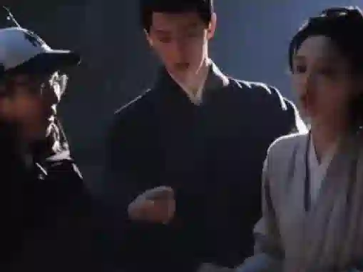 不知道的还以为你俩官宣结婚了…