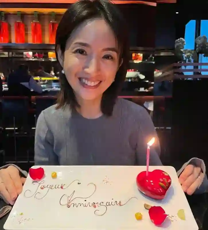喜报！42岁林依晨二胎得子，经纪人实锤男宝，大女儿长辈照料