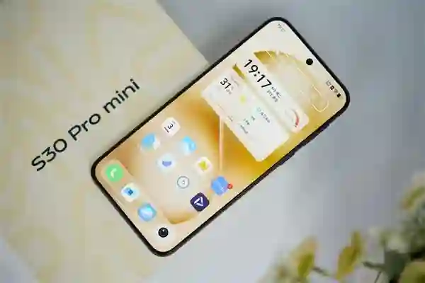 6.31英寸小直屏，vivo S30 Pro mini图赏