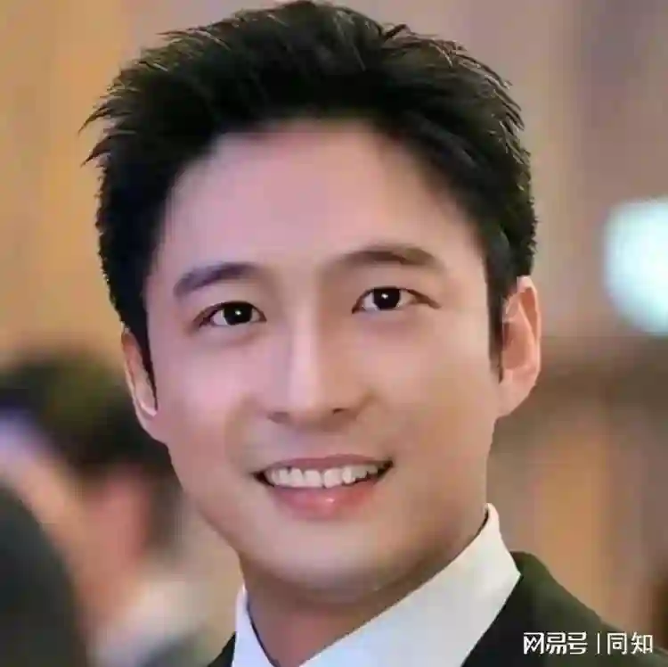 霍震霆曝小儿子已完婚，很满意泰国儿媳，网友：就霍启山孤身一人