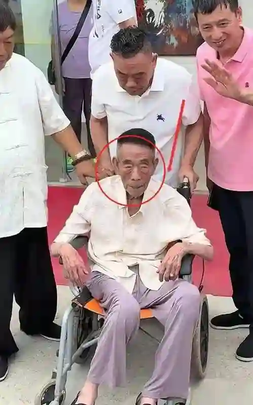 看完杨少华的葬礼，再看常宝华的葬礼，揭开了相声界最扎心潜规则