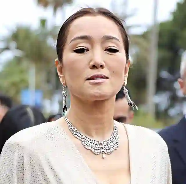 不露面不知道，一露面吓一跳！这些明星怎么突然老得连面相都变了