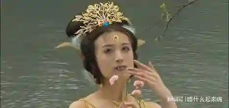 曝50岁金巧巧现身蓟县，脸瘪嘴巴歪，医美老和自然老的差距好明显