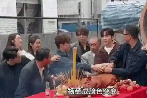 生日轰动香港，大咖给足面子，被炮轰不断的26岁香港顶流姜涛凭啥