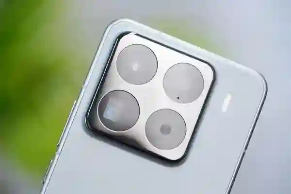 林斌换上小米15S Pro：首发搭载自研SoC玄戒O1