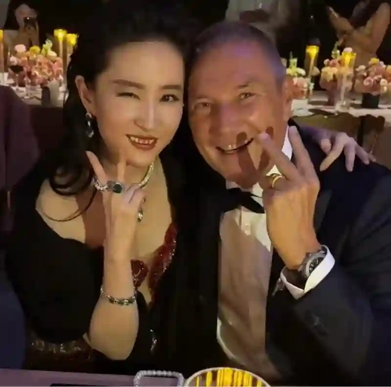 白玉兰风波升级，“一言不发”的刘亦菲，终于不再顾忌所谓的体面