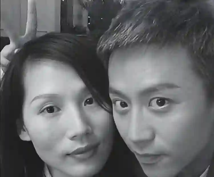 邓超79岁母亲：女儿患癌，丈夫离世14年，还好儿子儿媳孝顺陪着她