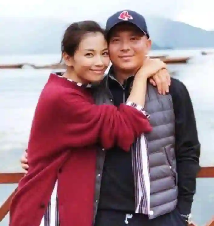 “跌落神坛”的刘涛，把老公熬成“爹”之后，终于打了个翻身仗！